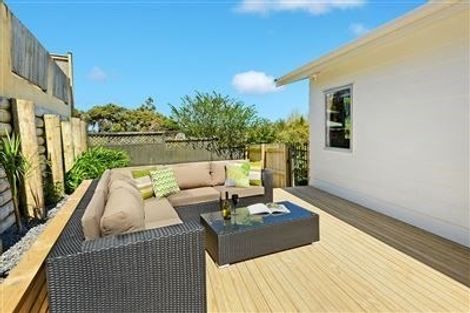 Photo of property in 1/14 Gillan Place, Bayview, Auckland, 0629