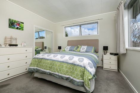Photo of property in 36 Chilcott Road, Henderson, Auckland, 0612