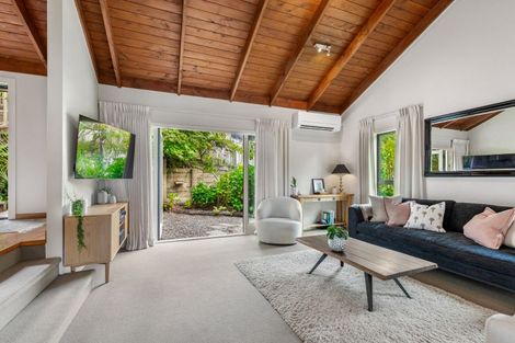 Photo of property in 433 East Coast Road, Mairangi Bay, Auckland, 0630