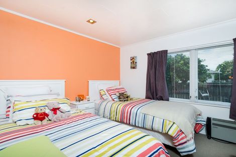 Photo of property in 93 Riverpark Crescent, Henderson, Auckland, 0610