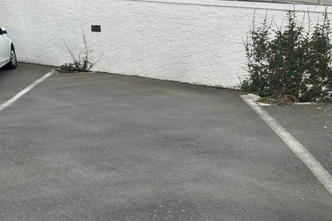 Photo of property in 7/4 Claremont Grove, Mount Victoria, Wellington, 6011