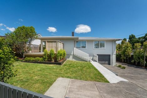 Photo of property in 1/33 Exmouth Road, Northcote, Auckland, 0627