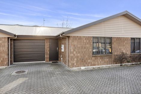 Photo of property in 2/31 Jones Crescent, Melville, Hamilton, 3206