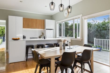 Photo of property in 13 Blacks Road, Greenhithe, Auckland, 0632