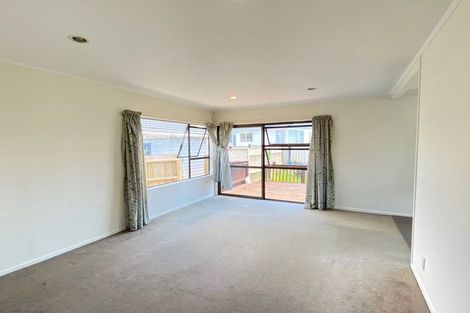 Photo of property in 39 Casuarina Road, Half Moon Bay, Auckland, 2012