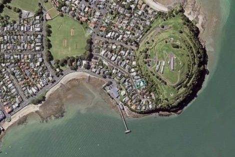 Photo of property in 27 Jubilee Avenue, Devonport, Auckland, 0624