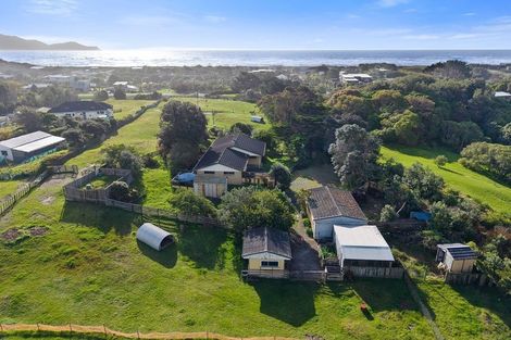 Photo of property in 107 Paetawa Road, Peka Peka, Waikanae, 5391