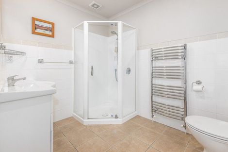 Photo of property in 17 Endeavour Drive, Whitby, Porirua, 5024