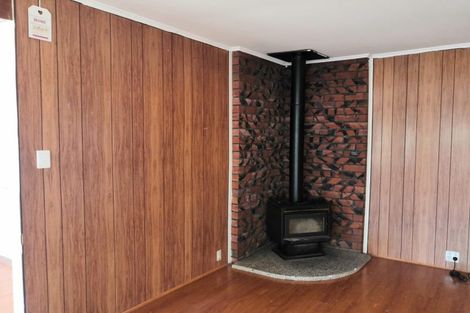 Photo of property in 30 Kingdale Road, Henderson, Auckland, 0610