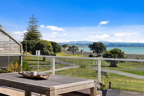 Photo of property in 2 North Terrace, Westshore, Napier, 4110