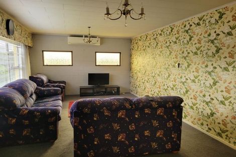 Photo of property in 102 Awanui Street, Merrilands, New Plymouth, 4312