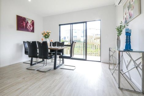 Photo of property in 39a Crestview Rise, Papakura, 2110