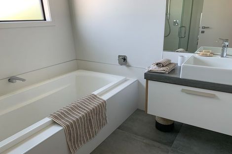 Photo of property in 32 Niger Street, Wanaka, 9305