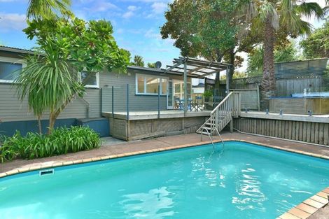 Photo of property in 1/19 Bowman Road, Forrest Hill, Auckland, 0620