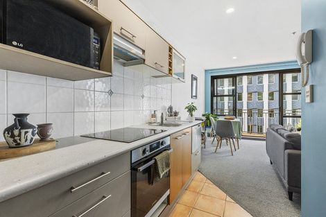 Photo of property in Atrium Towers, 8e/154 The Terrace, Wellington Central, Wellington, 6011