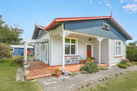 Photo of property in 10 Greenfield Street, Hector, 7822