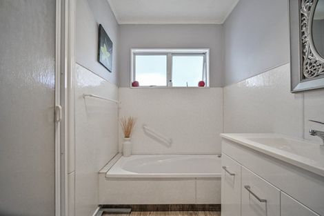 Photo of property in 1110a Karamu Road North, Mayfair, Hastings, 4122