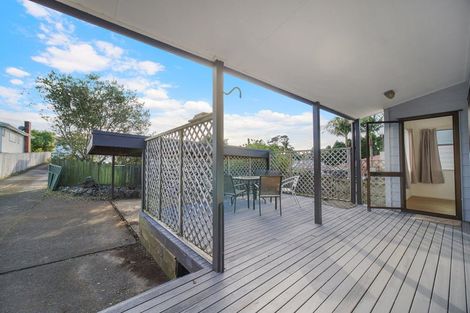 Photo of property in 2/19 Tane Street, New Lynn, Auckland, 0600