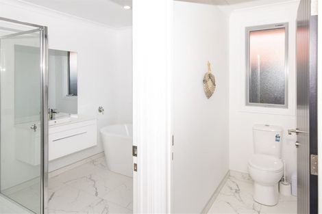 Photo of property in 4 Waikuku Beach Road, Waikuku Beach, 7473