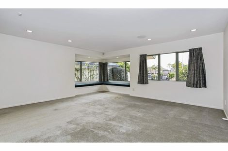 Photo of property in 9 Len Garlick Place, Pahurehure, Papakura, 2113