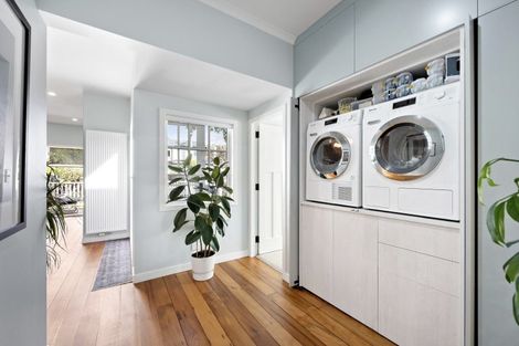 Photo of property in 6 Kowhai Street, Eastbourne, Lower Hutt, 5013