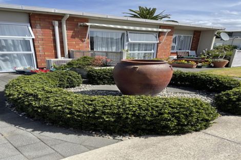 Photo of property in 2/5 Beach Street, Fitzroy, New Plymouth, 4312