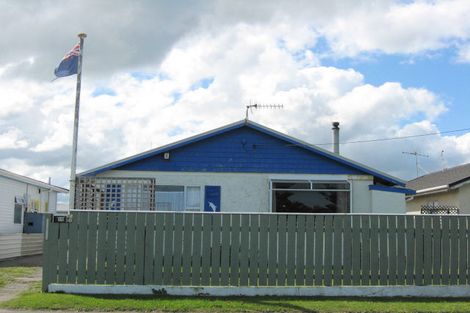 Photo of property in 26 Seafront Road, Castlecliff, Whanganui, 4501