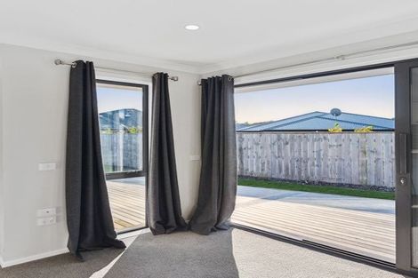 Photo of property in 5 Pohe Street, Waikanae, 5036