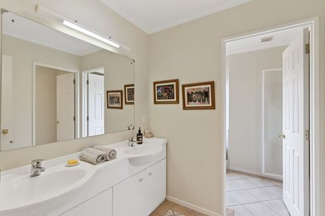 Photo of property in 8 Badminton Court, Huntington, Hamilton, 3210