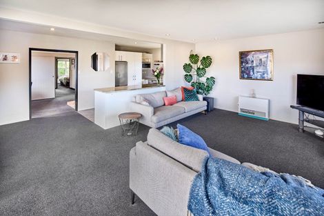 Photo of property in 104 Renown Road, Raumati South, Paraparaumu, 5032