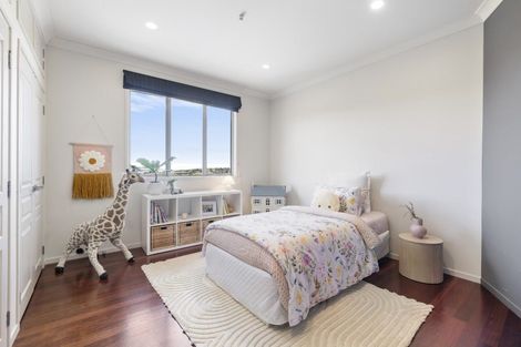 Photo of property in 64 Balboa Drive, Matakatia, Whangaparaoa, 0930