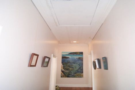 Photo of property in 122a Derwent Street, Island Bay, Wellington, 6023