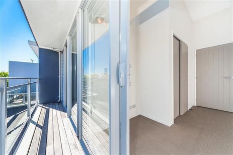 Photo of property in 35m Garnet Road, Westmere, Auckland, 1022