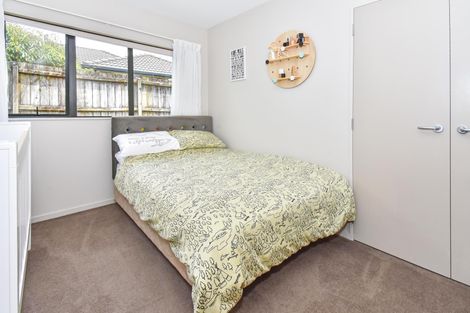 Photo of property in 18 Crannog Fen, Wattle Downs, Auckland, 2103