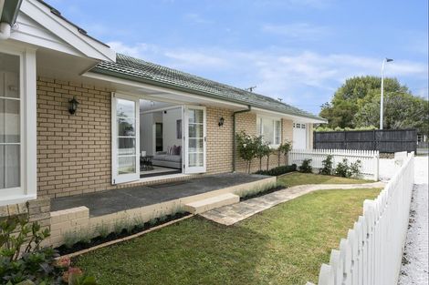 Photo of property in 14 Church Road, Mangere Bridge, Auckland, 2022
