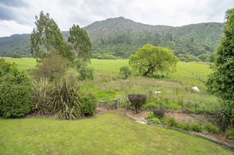 Photo of property in 196 Fairfax Street, Murchison, 7007