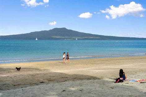 Photo of property in 1/8 William Street, Takapuna, Auckland, 0622