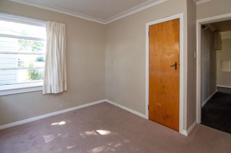 Photo of property in 10 Pahiatua Street, Hokowhitu, Palmerston North, 4410