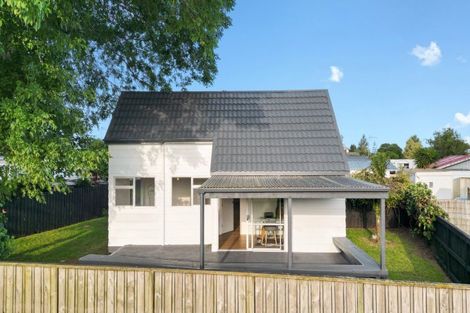 Photo of property in 19 Morrow Avenue, St Andrews, Hamilton, 3200