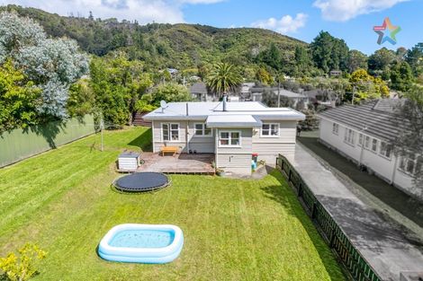 Photo of property in 77 Horoeka Street, Stokes Valley, Lower Hutt, 5019