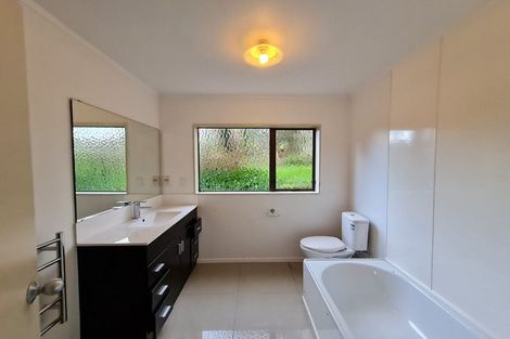 Photo of property in 332 Upper Orewa Road, Wainui, Silverdale, 0992