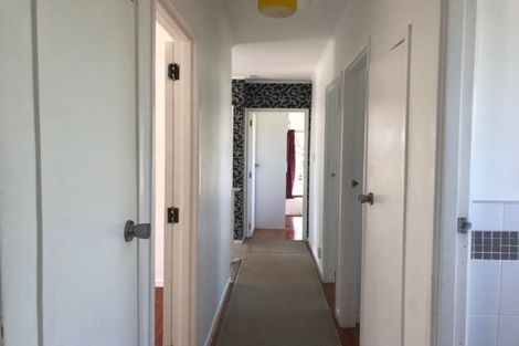 Photo of property in 13 Booralee Avenue, Botany Downs, Auckland, 2010