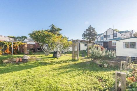 Photo of property in 20 Barrys Road, Glendene, Auckland, 0602