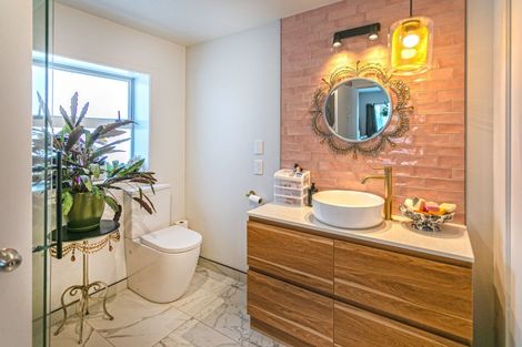 Photo of property in 15 Moray Place, Whiritoa, Whangamata, 3691