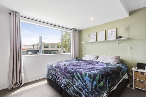 Photo of property in 5/11 Ray Small Drive, Papakura, 2110