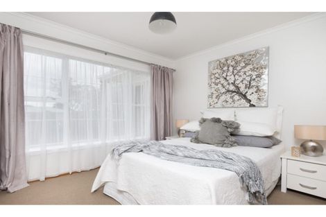 Photo of property in 39 Royal View Road, Te Atatu South, Auckland, 0610