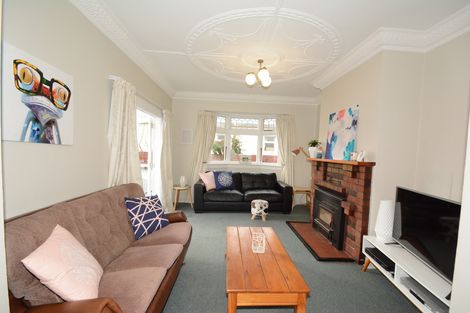 Photo of property in 172 Macandrew Road, South Dunedin, Dunedin, 9012