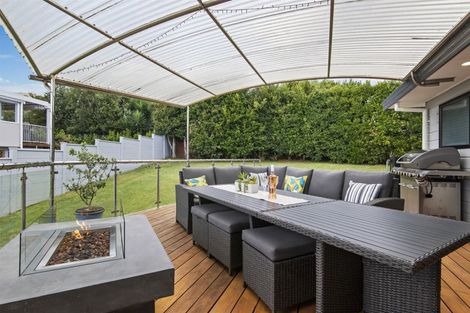 Photo of property in 21 Ballini Rise, West Harbour, Auckland, 0618