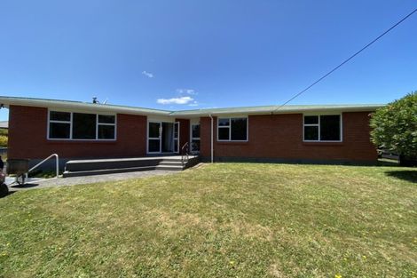 Photo of property in 5 Kowhai Place, Eltham, 4322