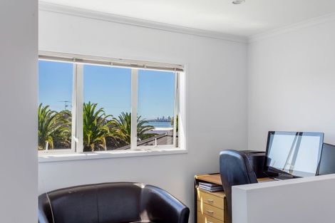 Photo of property in 418a Old Te Atatu Road, Te Atatu Peninsula, Auckland, 0610